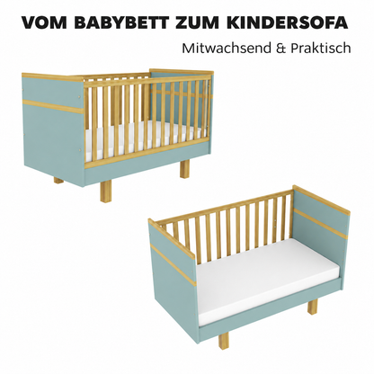 Mitwachsendes VILHA Babybett 70x140 in Dämmerblau – Umbau vom Babybett zum offenen Kindersofa mit Naturholzdetails